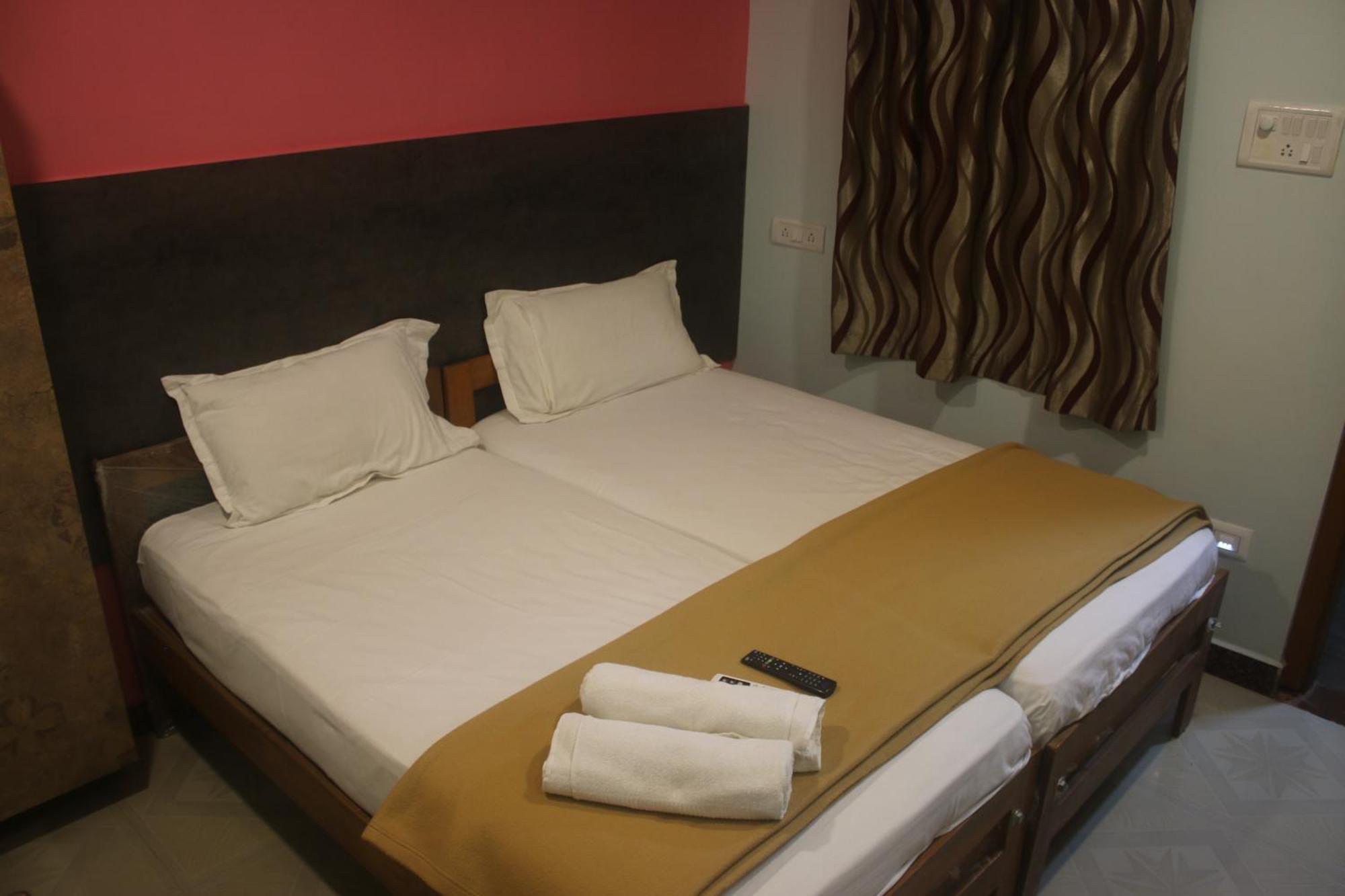 Hotel Sikara, Kumbakonam Dış mekan fotoğraf