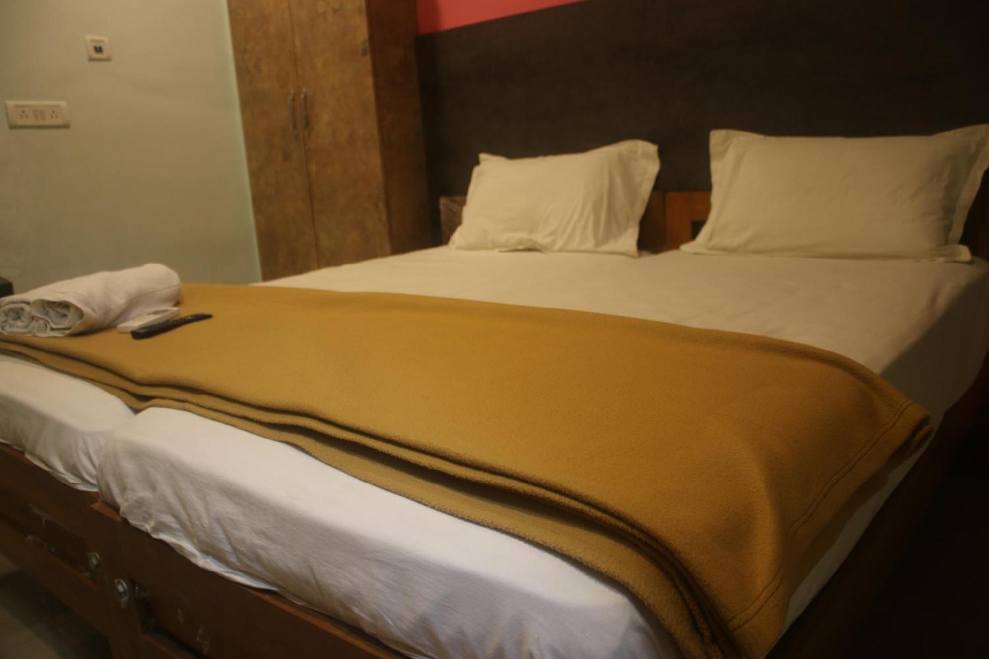 Hotel Sikara, Kumbakonam Dış mekan fotoğraf